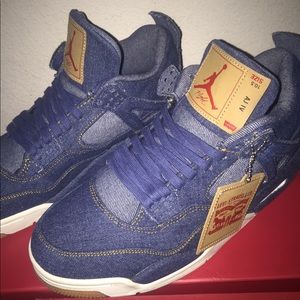 JORDAN RETRO 4 LEVI’S “DENIM”